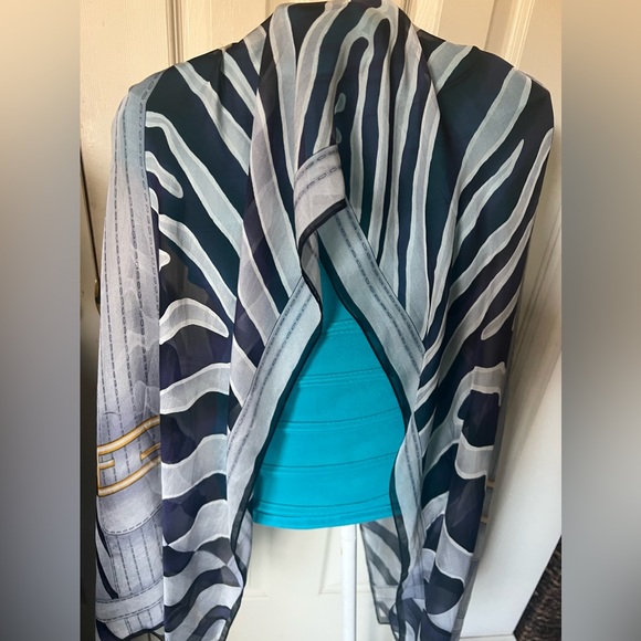 Fendi Scarf/Shawl. Zebra Print. 100% Scarf. Made in Italy. - Picture 13 of 16